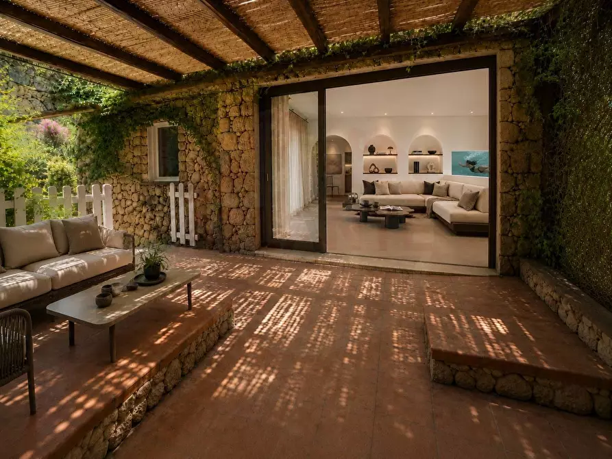 Immagine 9 di Villa in vendita  in Via Arnica snc a Olbia