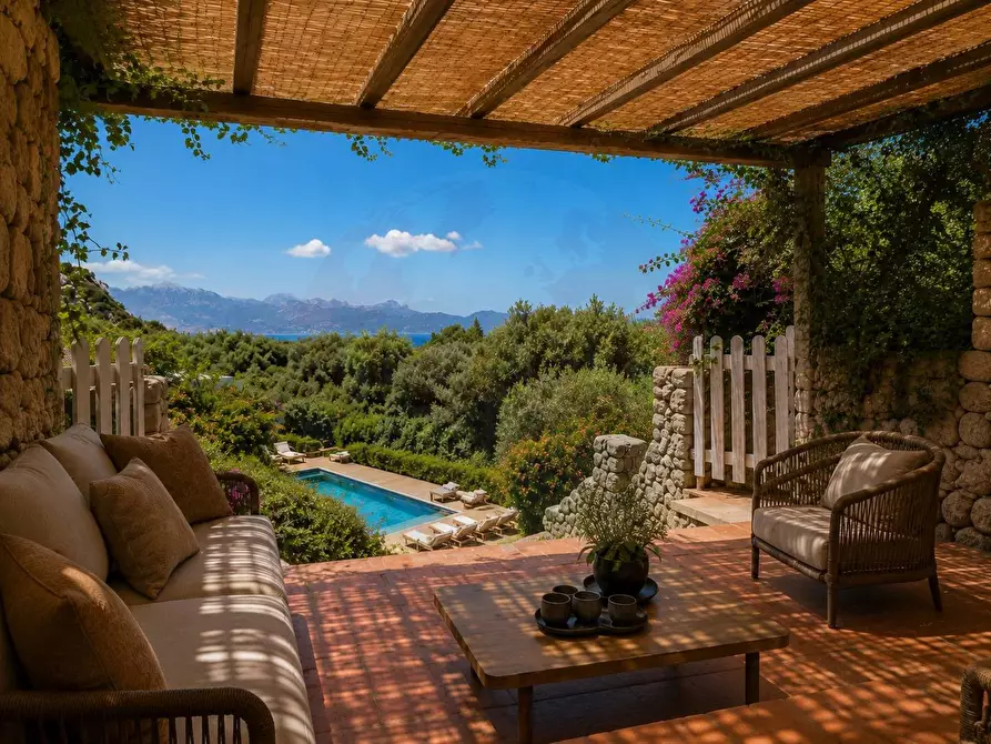 Immagine 16 di Villa in vendita  in Via Arnica snc a Olbia