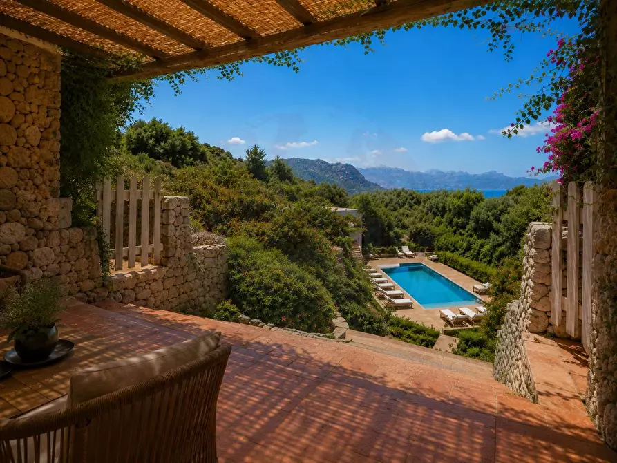 Immagine 17 di Villa in vendita  in Via Arnica snc a Olbia