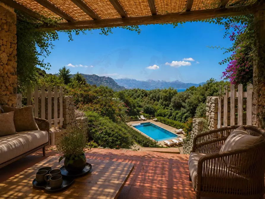 Immagine 18 di Villa in vendita  in Via Arnica snc a Olbia