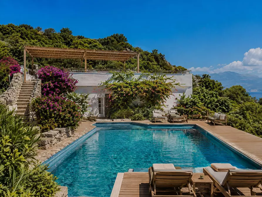 Immagine 36 di Villa in vendita  in Via Arnica snc a Olbia
