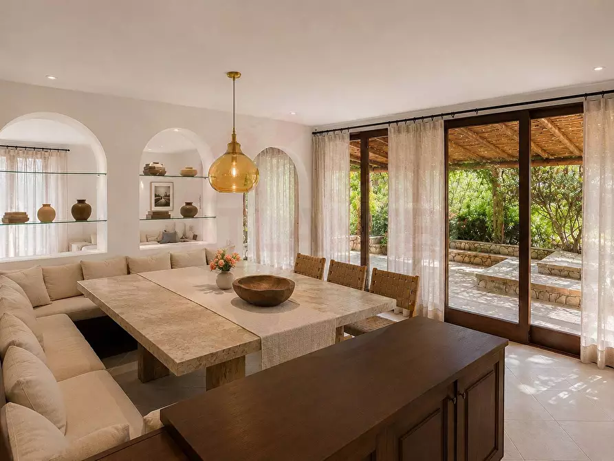 Immagine 44 di Villa in vendita  in Via Arnica snc a Olbia