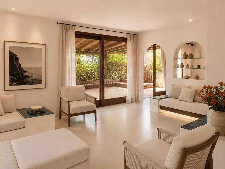 Immagine 51 di Villa in vendita  in Via Arnica snc a Olbia