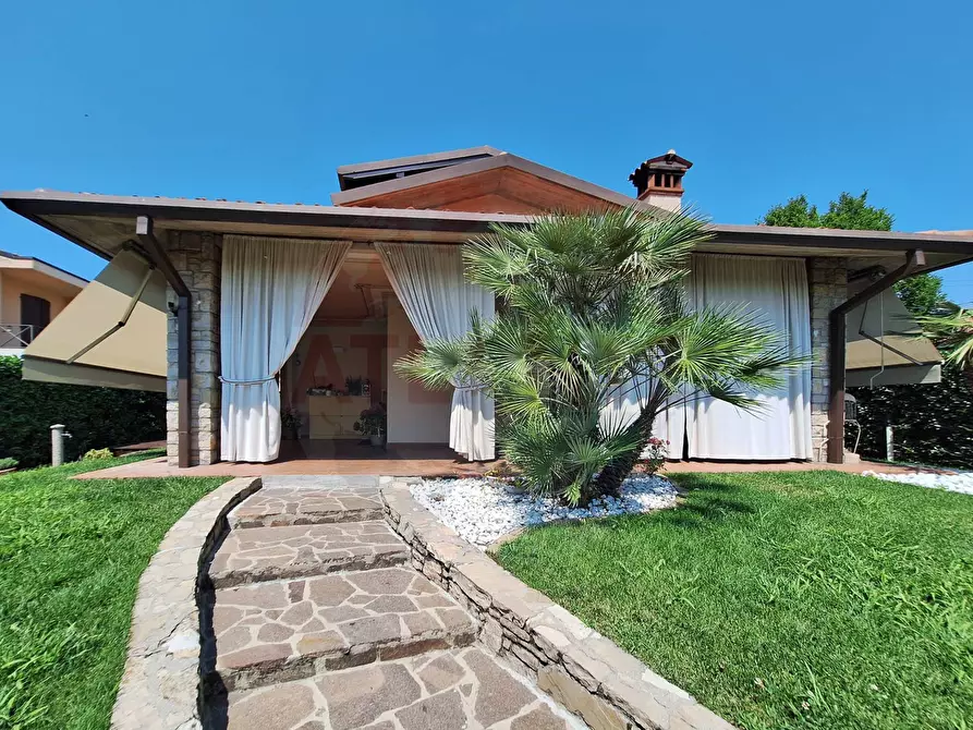 Immagine 2 di Villa in vendita  in Via Antonio Gramsci 12 a Chiari