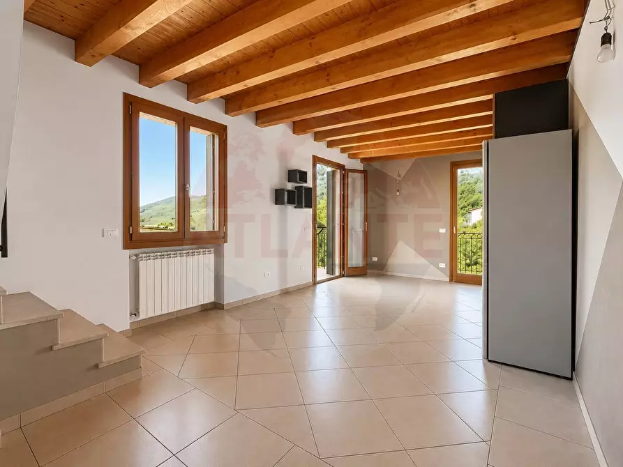 Immagine 2 di Appartamento in vendita  in via Loden snc a Zone