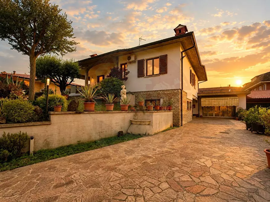 Immagine 1 di Villa in vendita  in Baracca a Rovato