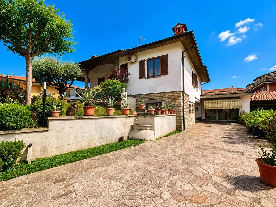 Immagine 9 di Villa in vendita  in Baracca a Rovato