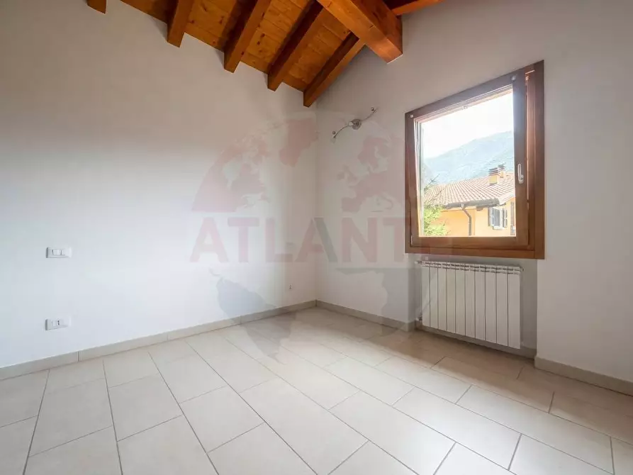 Immagine 11 di Appartamento in vendita  in via Loden snc a Zone