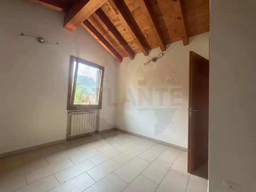 Immagine 12 di Appartamento in vendita  in via Loden snc a Zone