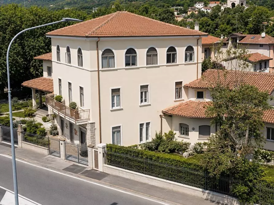 Immagine 37 di Appartamento in vendita  in Viale Sant'eufemia 51 a Brescia