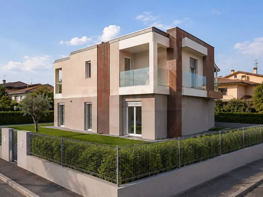 Immagine 28 di Casa semindipendente in vendita  in via Giacomo Leopardi 340 a Comezzano-Cizzago