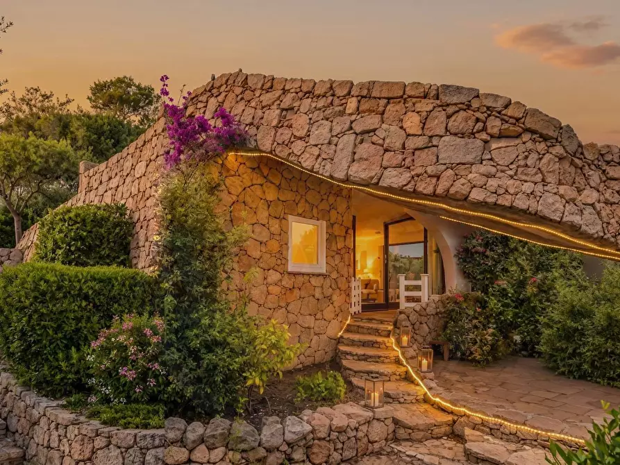 Immagine 20 di Villa in vendita  in Via Arnica snc a Olbia