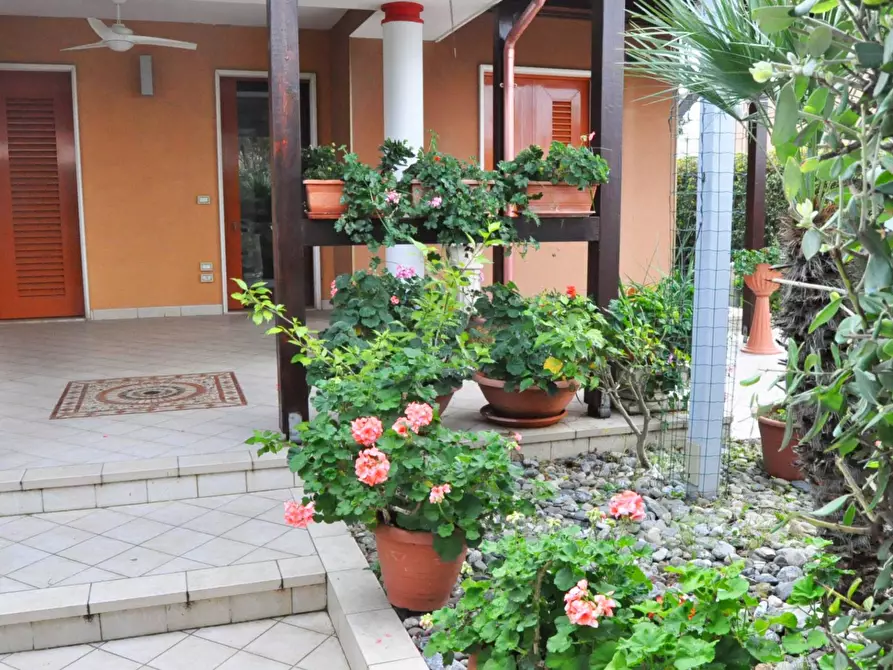 Immagine 1 di Villa in vendita  in Villaggio acque chiare snc a Brindisi