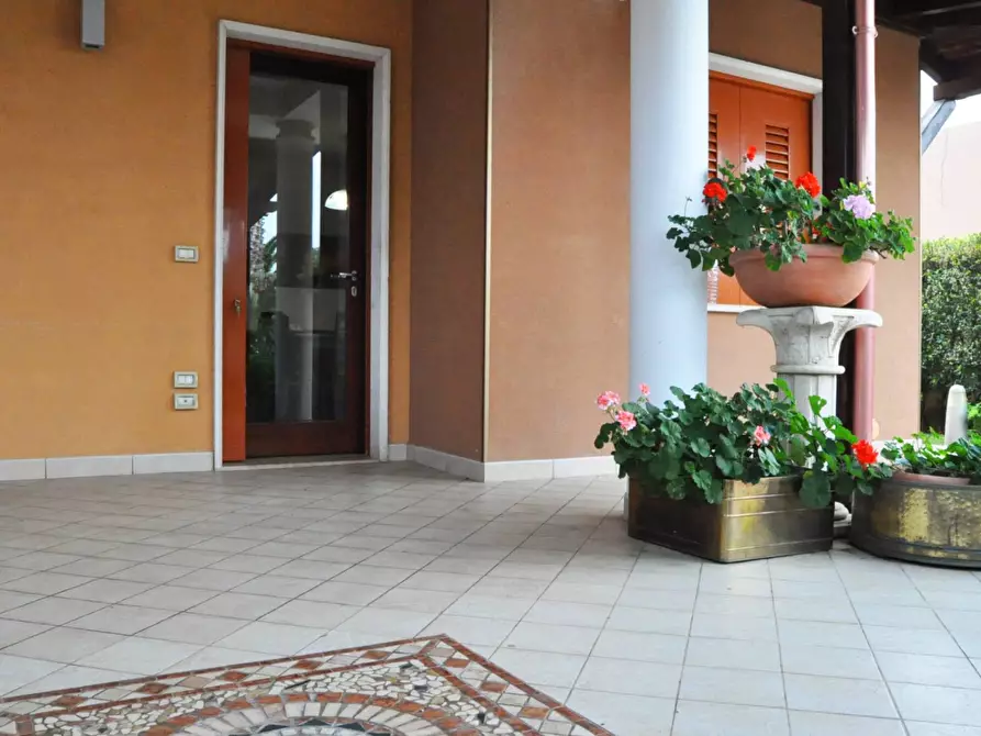 Immagine 3 di Villa in vendita  in Villaggio acque chiare snc a Brindisi
