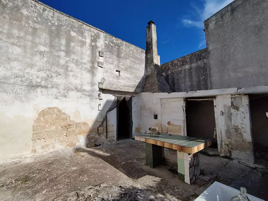 Immagine 1 di Casa indipendente in vendita  in Via Mario Pagano 80/82 a Brindisi