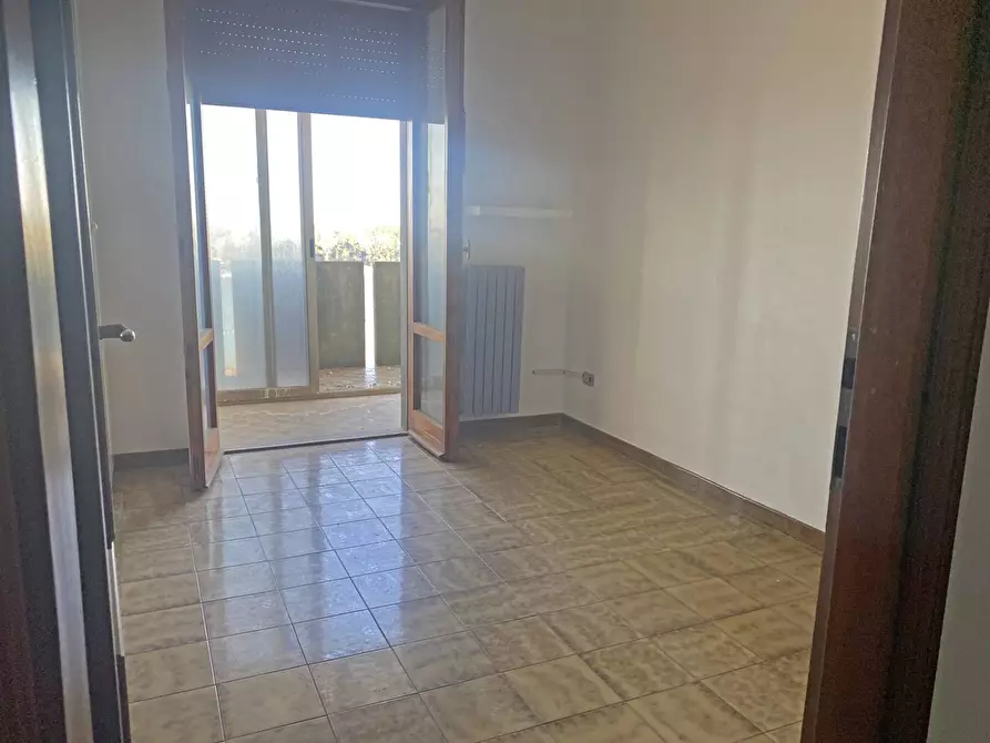 Immagine 10 di Appartamento in vendita  in via del lavoro 11 a Brindisi