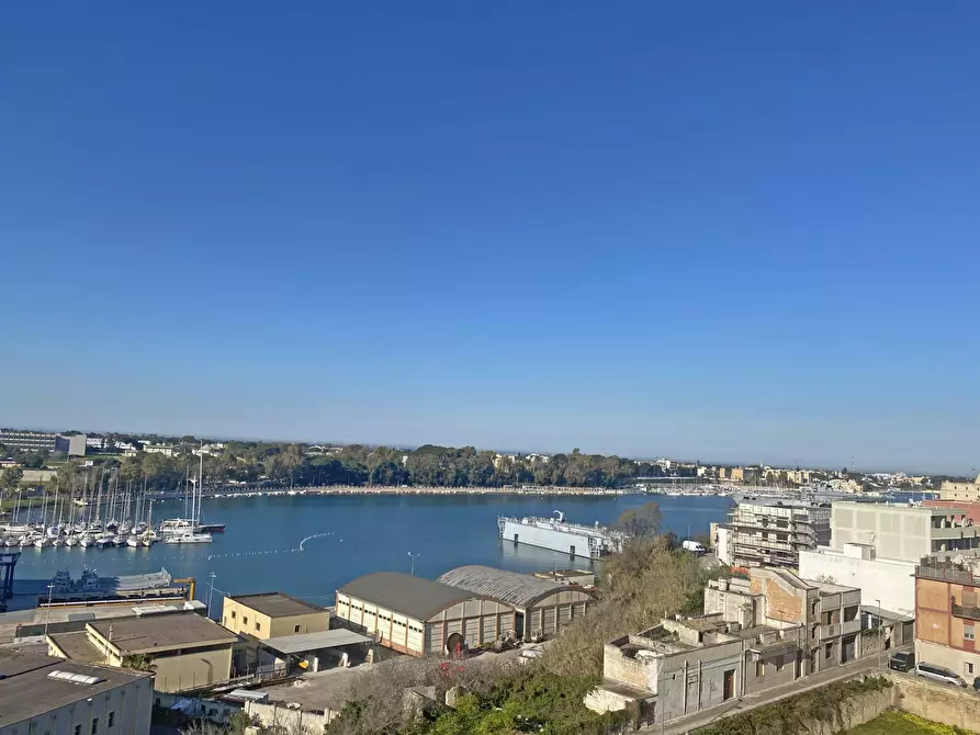 Immagine 16 di Appartamento in vendita  in via del lavoro 11 a Brindisi