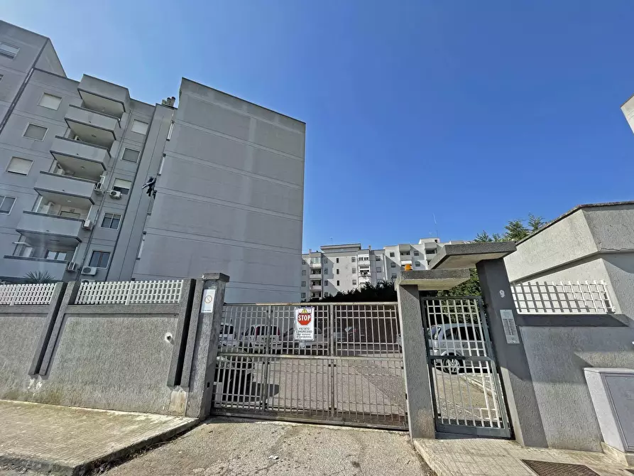 Immagine 2 di Appartamento in vendita  in Via Roberto Melli 9 a Brindisi