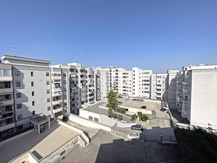 Immagine 11 di Appartamento in vendita  in Via Roberto Melli 9 a Brindisi