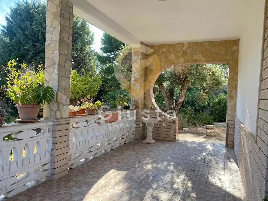 Immagine 1 di Villa in vendita  in Via Martina Franca SN a Mesagne
