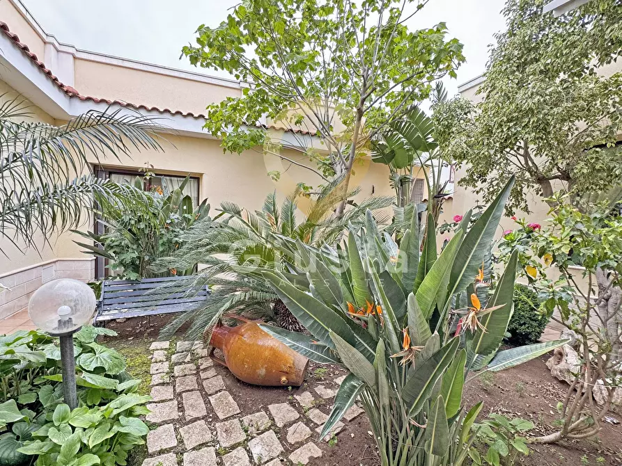 Immagine 22 di Villa in vendita  in Via Borracino 26 a Pulsano