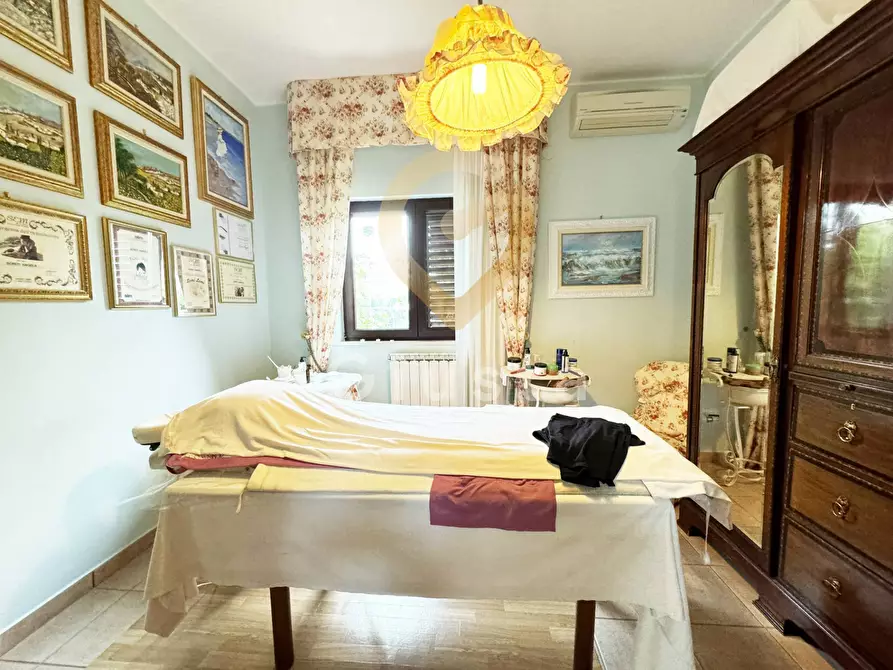 Immagine 38 di Villa in vendita  in Via Borracino 26 a Pulsano