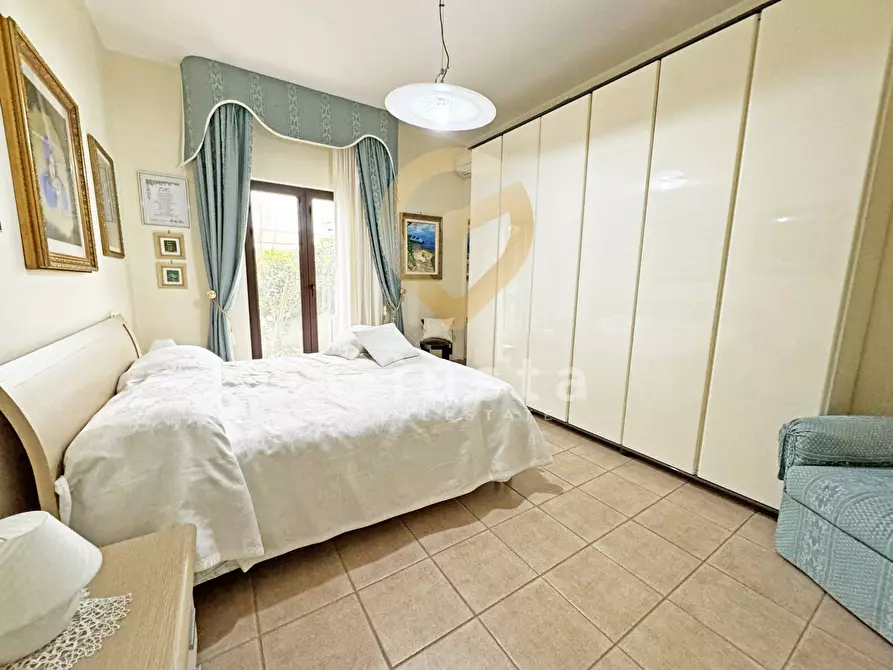 Immagine 39 di Villa in vendita  in Via Borracino 26 a Pulsano