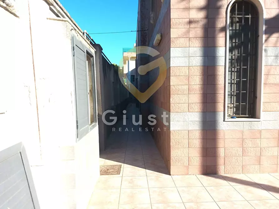 Immagine 5 di Appartamento in vendita  in Via Francesco Baracca 10 a Brindisi