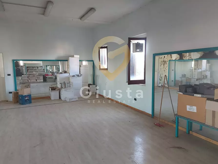 Immagine 11 di Appartamento in vendita  in Via Francesco Baracca 10 a Brindisi