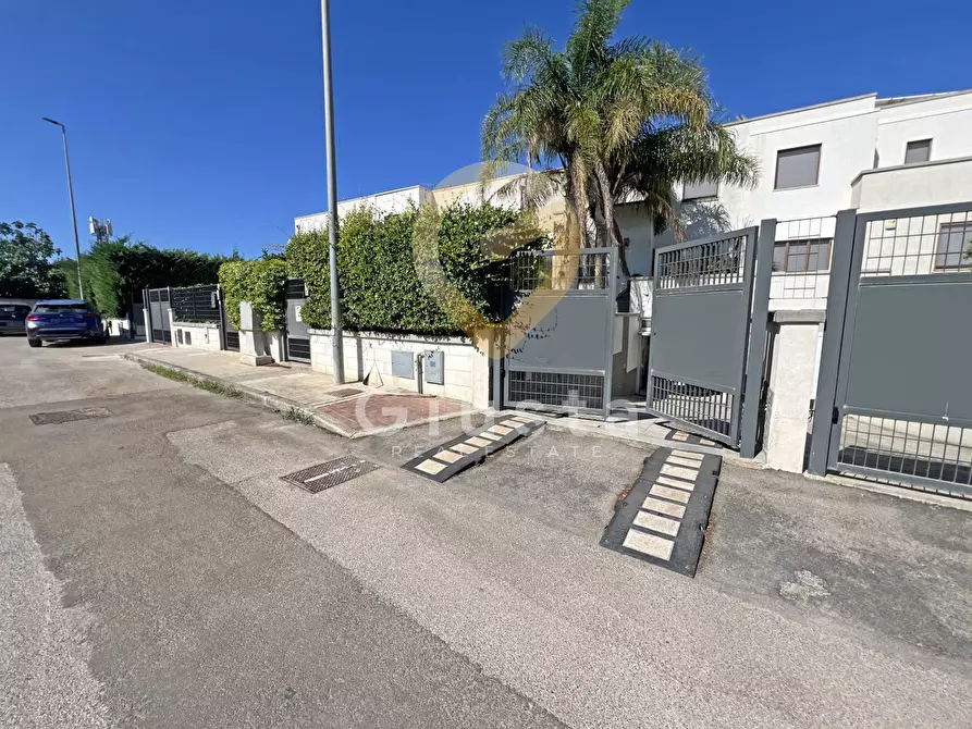 Immagine 2 di Villa in vendita  in Via Madrid 20 a Brindisi