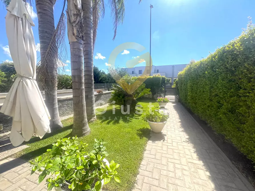 Immagine 6 di Villa in vendita  in Via Madrid 20 a Brindisi