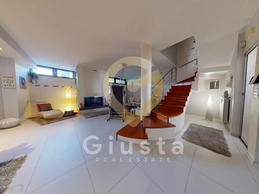 Immagine 8 di Villa in vendita  in Via Madrid 20 a Brindisi