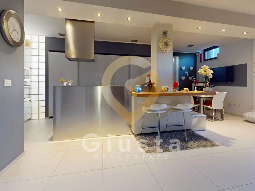 Immagine 13 di Villa in vendita  in Via Madrid 20 a Brindisi