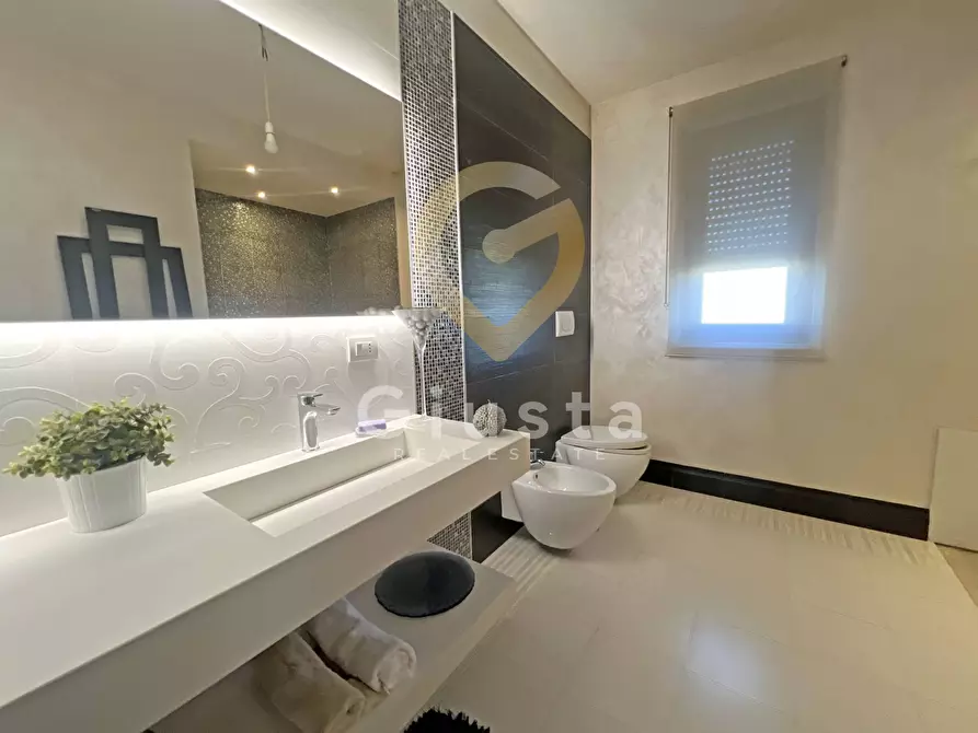 Immagine 33 di Villa in vendita  in Via Madrid 20 a Brindisi