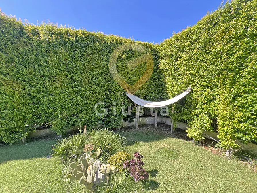 Immagine 42 di Villa in vendita  in Via Madrid 20 a Brindisi