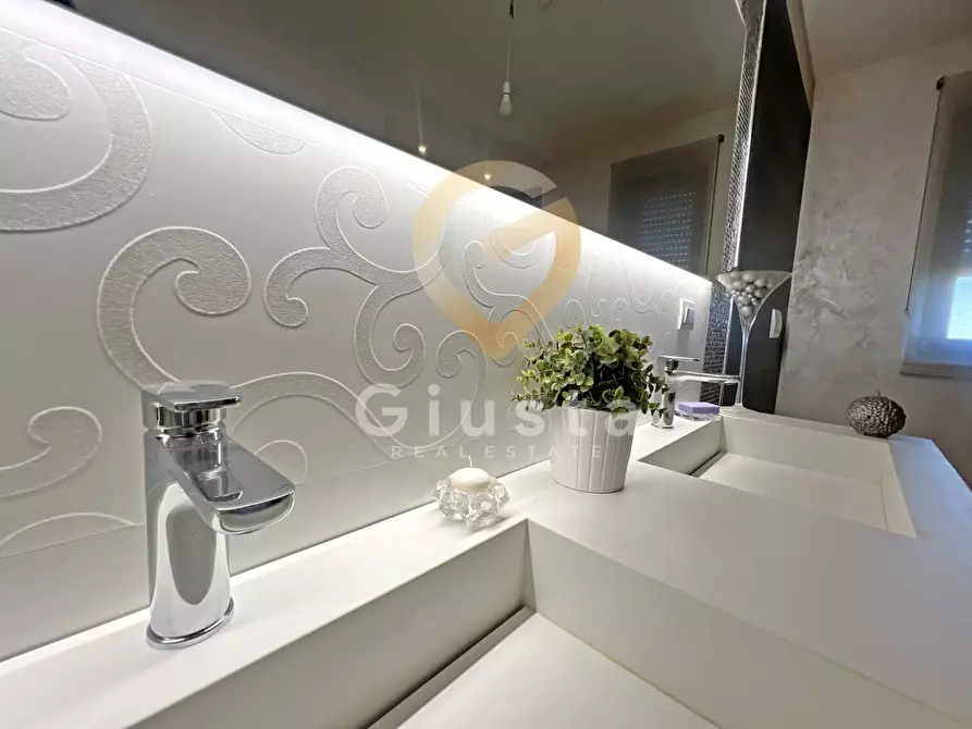 Immagine 34 di Villa in vendita  in Via Madrid 20 a Brindisi