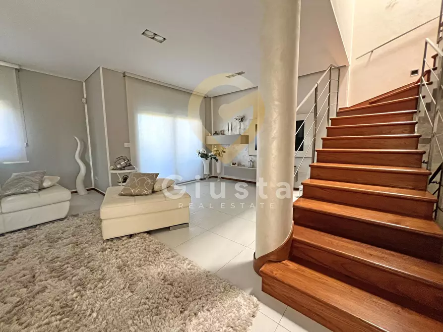 Immagine 22 di Villa in vendita  in Via Madrid 20 a Brindisi