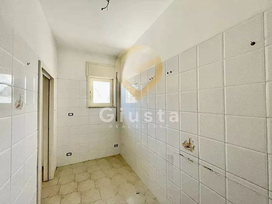 Immagine 10 di Appartamento in vendita  in Via Puglia 10 a San Pietro Vernotico