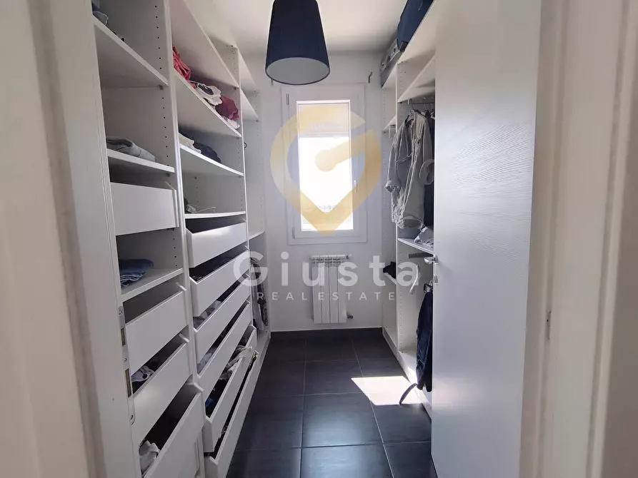 Immagine 55 di Casa semindipendente in vendita  in Via Praga 8 a Brindisi