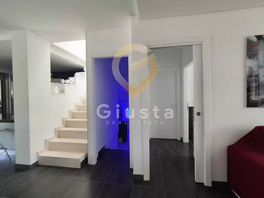 Immagine 40 di Casa semindipendente in vendita  in Via Praga 8 a Brindisi