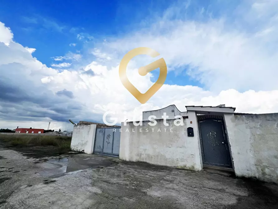 Immagine 2 di Villa in vendita  in Via Delle Sartine 8 a Brindisi