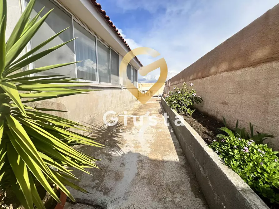 Immagine 4 di Villa in vendita  in Via Delle Sartine 8 a Brindisi