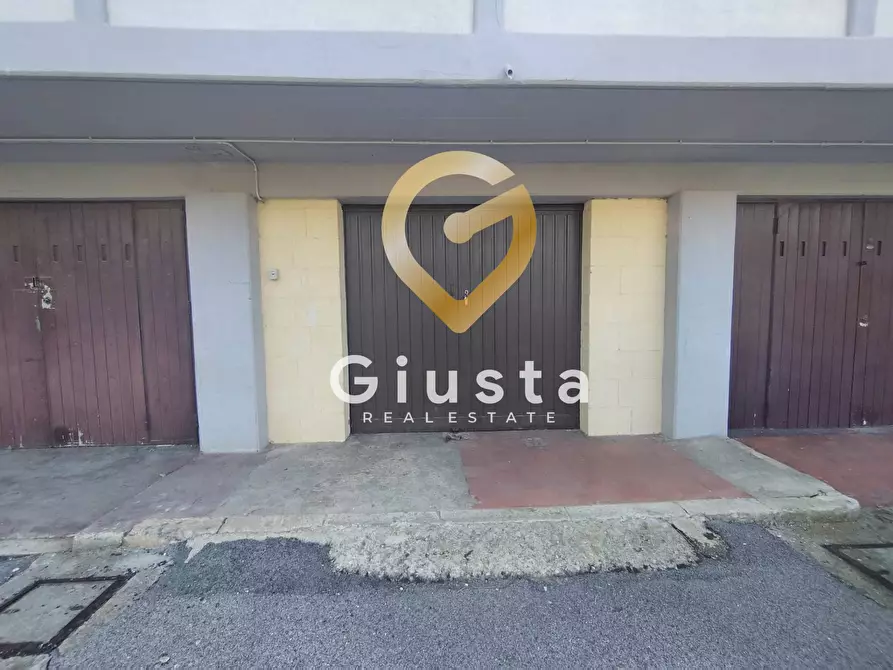 Immagine 34 di Appartamento in vendita  in Largo Amedeo Avogadro 3 a Brindisi