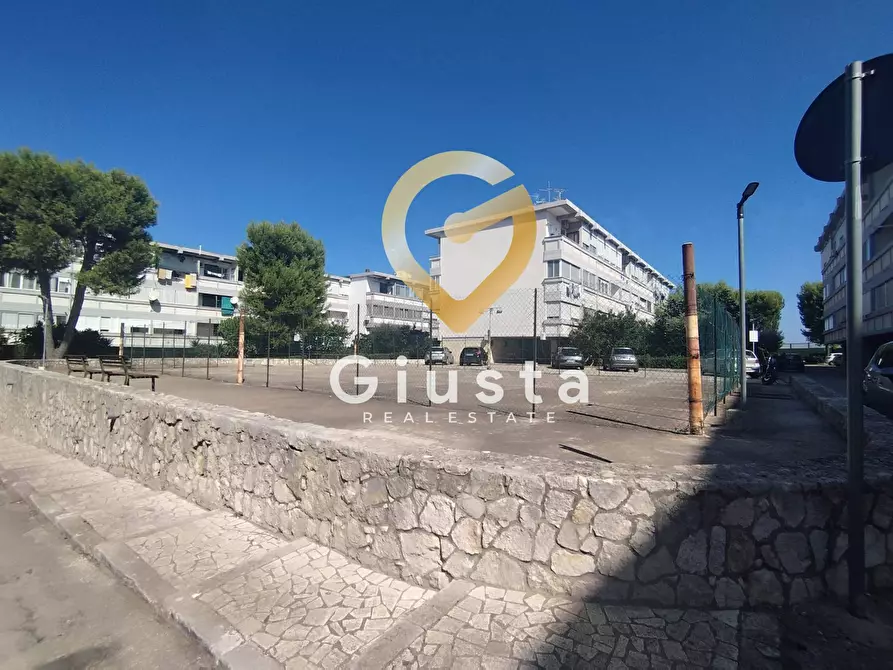 Immagine 39 di Appartamento in vendita  in Largo Amedeo Avogadro 3 a Brindisi