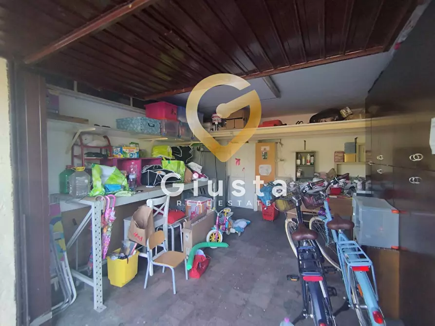 Immagine 36 di Appartamento in vendita  in Largo Amedeo Avogadro 3 a Brindisi