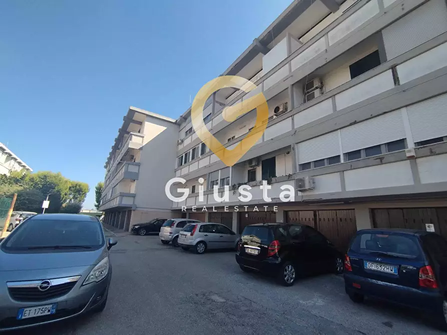 Immagine 45 di Appartamento in vendita  in Largo Amedeo Avogadro 3 a Brindisi