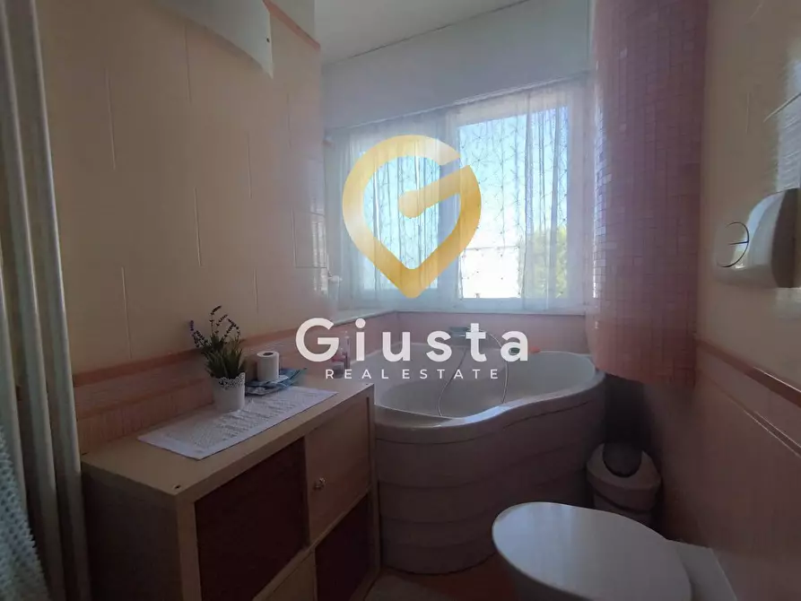 Immagine 28 di Appartamento in vendita  in Largo Amedeo Avogadro 3 a Brindisi