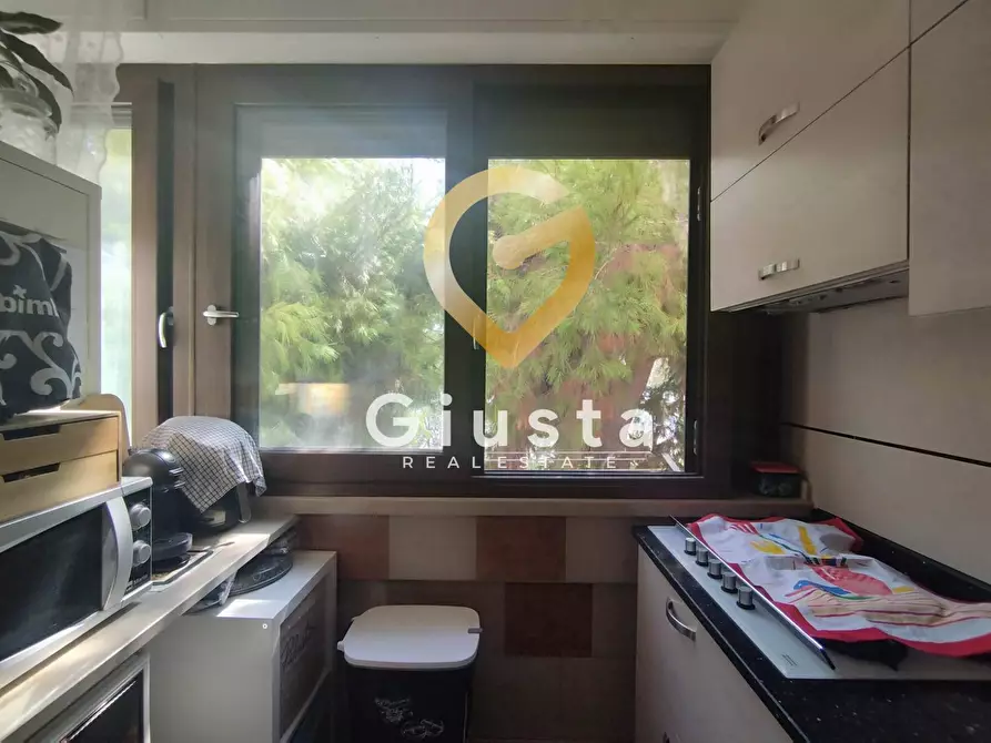 Immagine 12 di Appartamento in vendita  in Largo Amedeo Avogadro 3 a Brindisi