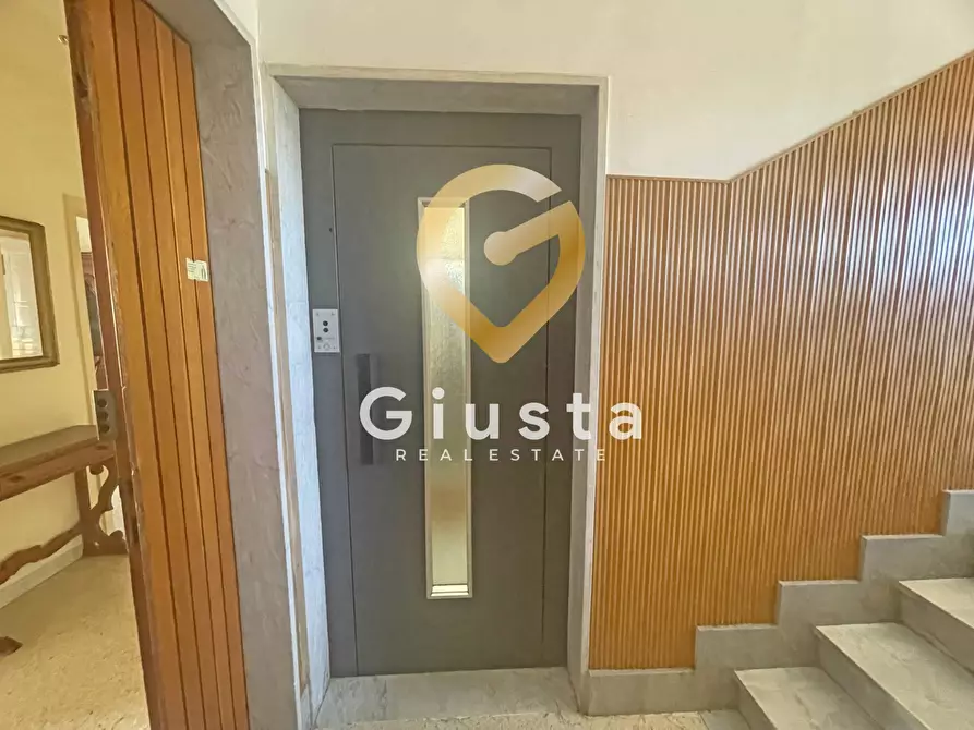 Immagine 6 di Appartamento in vendita  in Piazza Crispi 43 a Brindisi