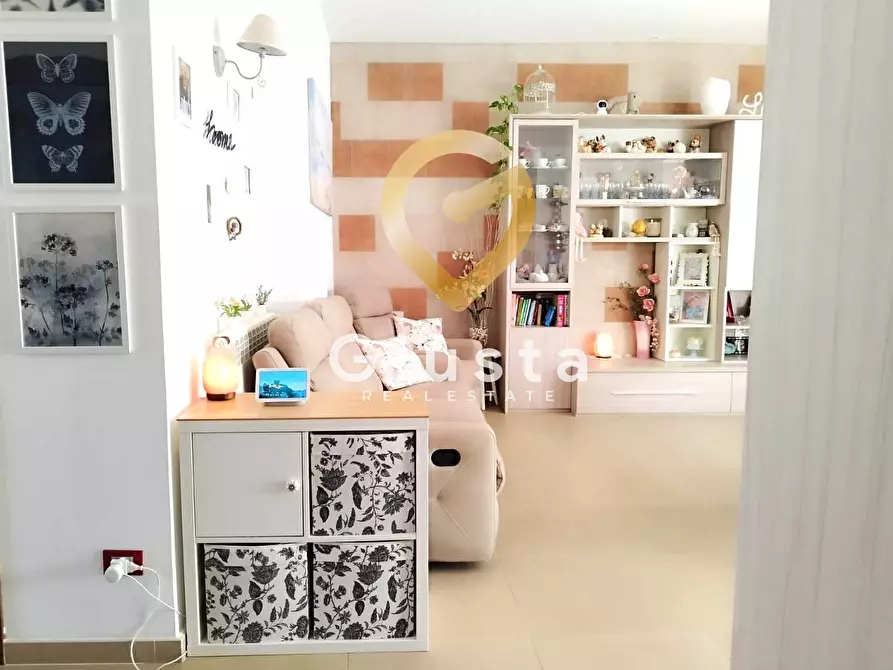 Immagine 3 di Appartamento in vendita  in Largo Amedeo Avogadro 3 a Brindisi